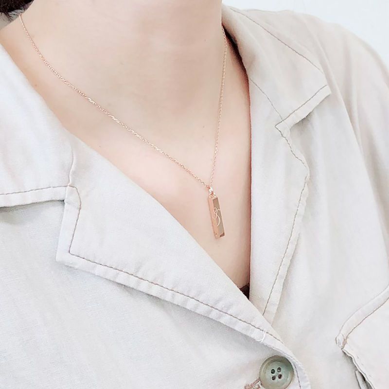 ペアネックレス 刻印可能 アレルギーフリー サージカルステンレス316L 角柱 プリズム「＆」ピンク＆ブラック 4SUP055GO＆4SUP055BK