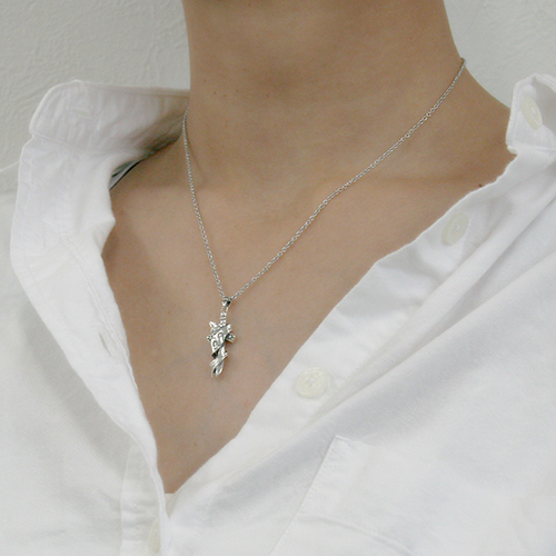 キングダム 羌瘣（きょうかい）モデル ペンダント シルバーアクセサリー KDM-003 | white clover