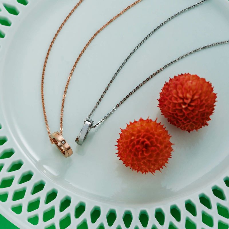 ペアネックレス ステンレス クロス 4SUP097GO&4SUP098SV｜white clover